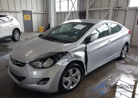 2013 Hyundai Elantra Gls z USA, uszkodzony, nr VIN KMHDH4AE9DU773006